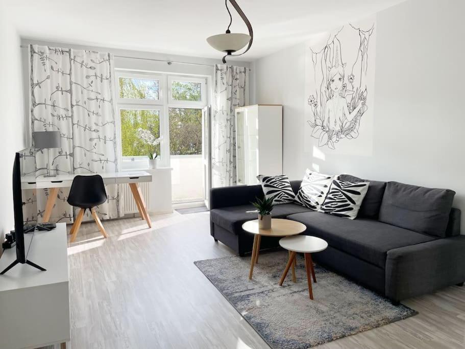 Bright By The Park & The River Apartament